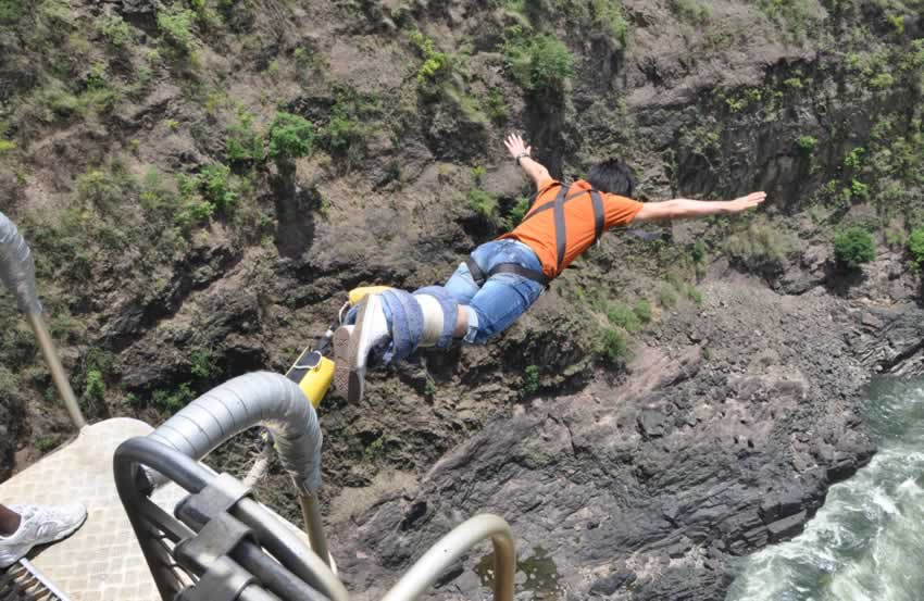 Bungee-Jump-Vic-Falls-4.jpg