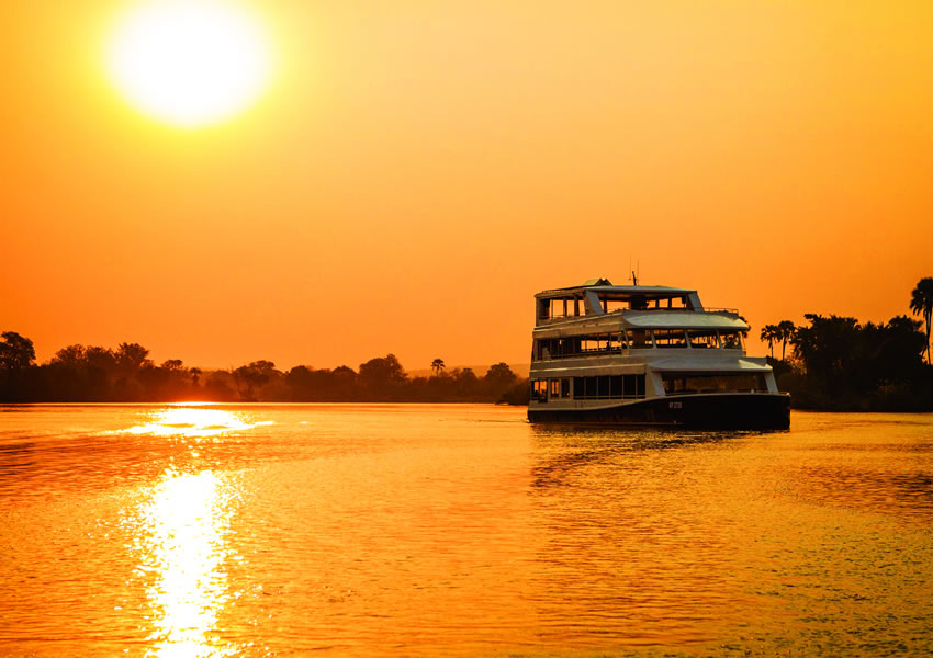 Zambezi-Dinner-Cruises-2.jpg