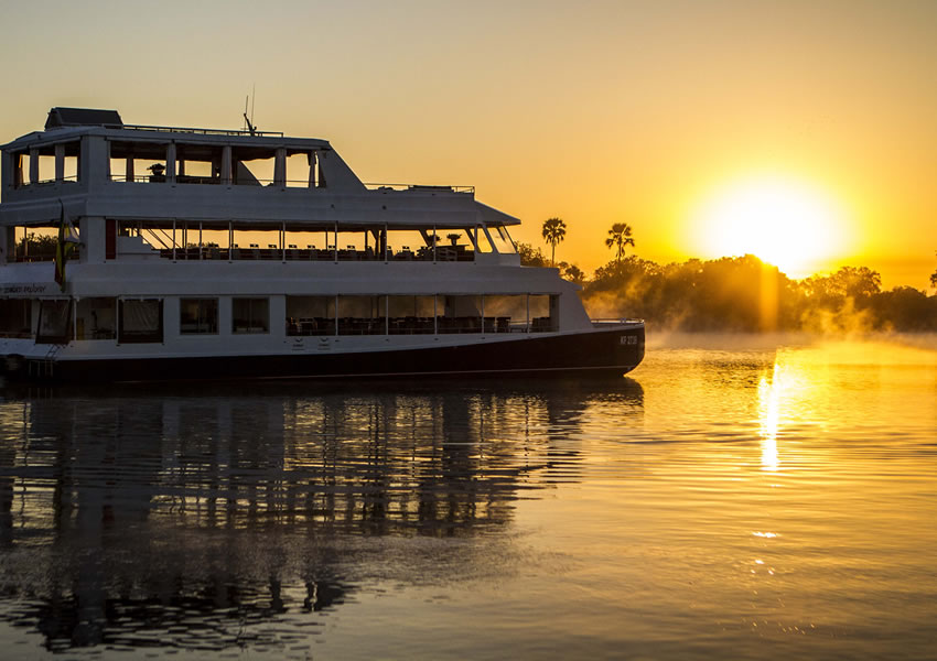 Zambezi-Dinner-Cruises-4.jpg